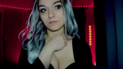 Snapshot of darkskullmistress chatting on 03.08.26 roseredgoddess online show from 03.08.26