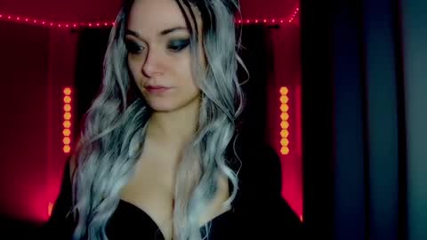 Snapshot of darkskullmistress chatting on 03.24.26 roseredgoddess online show from 03.24.26