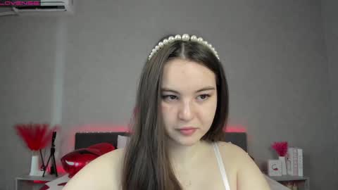 Snapshot of darlenedolce chatting on 02.20.25 darlenedolce online show from 02.20.25