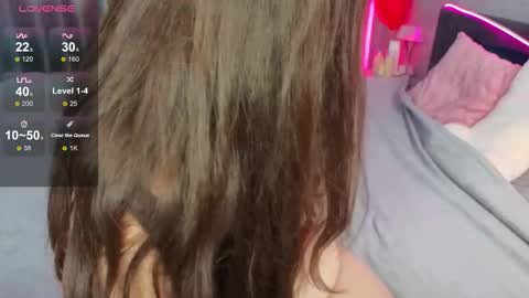 Snapshot of darlenedolce chatting on 10.19.25 darlenedolce online show from 10.19.25