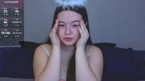 Snapshot of darlenedolce chatting on 10.31.25 darlenedolce online show from 10.31.25