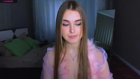 Snapshot of darlina_ryan chatting on 12.22.25 Darlina online show from 12.22.25