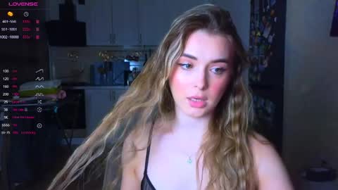 Snapshot of darlina_ryan chatting on 04.04.26 Darlina online show from 04.04.26