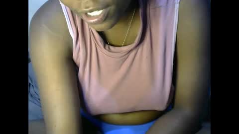 Snapshot of darling_dreamer2 chatting on 09.30.25 darling_dreamer2 online show from 09.30.25