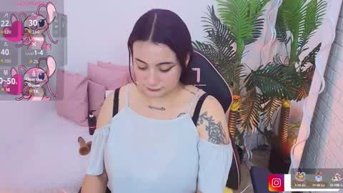 Snapshot of darling_tay chatting on 09.25.25 Darling online show from 09.25.25