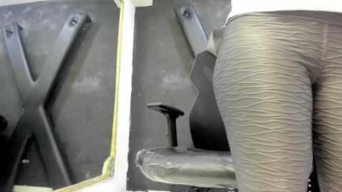 Snapshot of darlingbdsm_ chatting on 02.22.26 Darling online show from 02.22.26