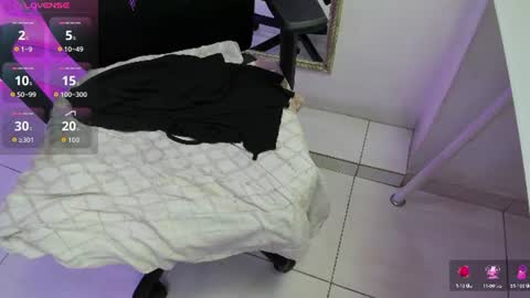Snapshot of darlingbdsm_ chatting on 07.17.26 Darling online show from 07.17.26