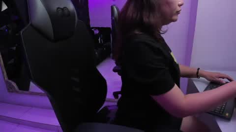 Snapshot of darlingbdsm_ chatting on 07.28.26 Darling online show from 07.28.26