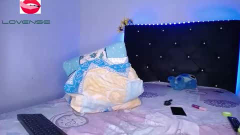 Snapshot of darlyng_cazanova chatting on 10.12.25 louis davila online show from 10.12.25