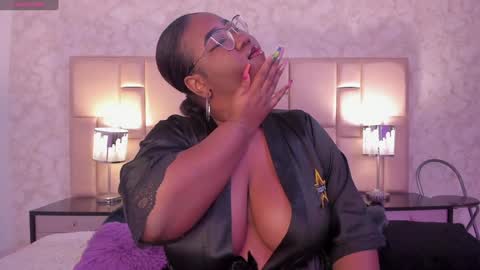  Darnell Queen online show from 01.28.25