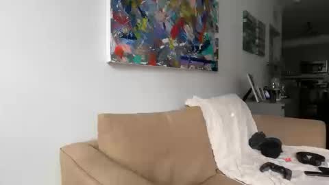 Snapshot of dartanha007 chatting on 10.10.25 dartanha007 online show from 10.10.25