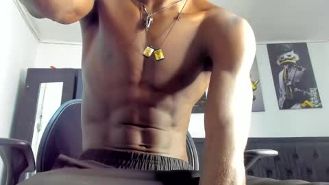 Snapshot of darwin_jhonson chatting on 12.18.24 Darwin online show from 12.18.24