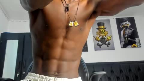 Snapshot of darwin_jhonson chatting on 02.19.25 Darwin online show from 02.19.25