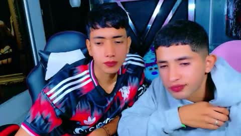 Snapshot of darwinandbrayan chatting on 11.17.25 darwinandbrayan online show from 11.17.25