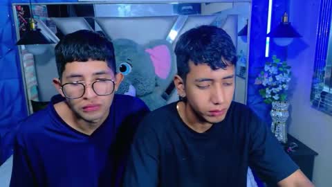 Snapshot of darwinandbrayan chatting on 12.18.25 darwinandbrayan online show from 12.18.25