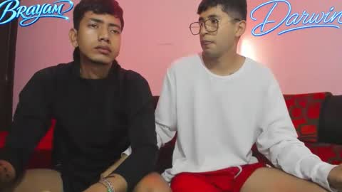 Snapshot of darwinandbrayan chatting on 02.02.26 darwinandbrayan online show from 02.02.26