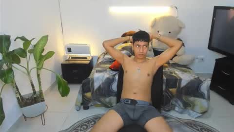 Snapshot of darwinandbrayan chatting on 03.02.26 darwinandbrayan online show from 03.02.26