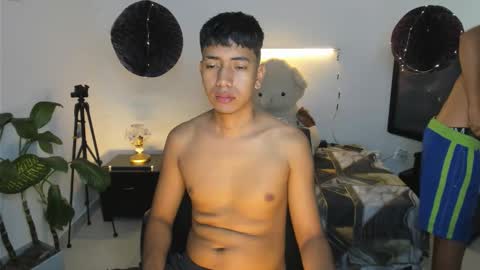 Snapshot of darwinandbrayan chatting on 03.14.26 darwinandbrayan online show from 03.14.26