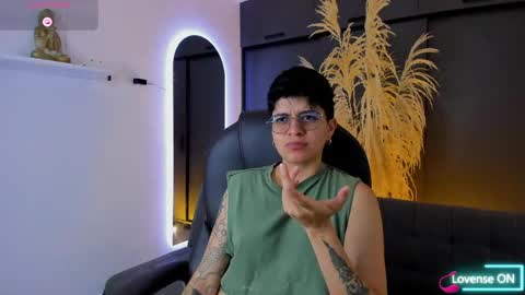 Snapshot of dass_roman chatting on 04.21.26 Dass Roman online show from 04.21.26