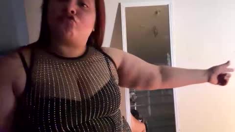 Snapshot of datbishyoumiss chatting on 11.13.25 DatbishYoumiss online show from 11.13.25