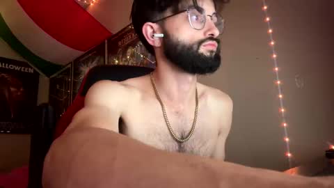 Snapshot of dathungitalian chatting on 09.12.25 Tarantino online show from 09.12.25