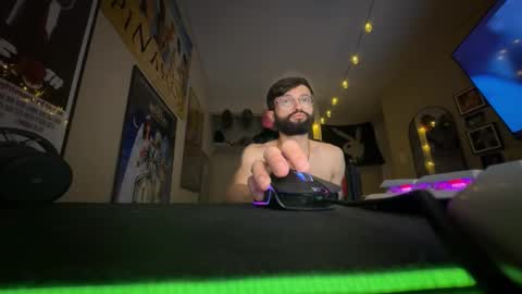 Snapshot of dathungitalian chatting on 11.29.25 Tarantino online show from 11.29.25