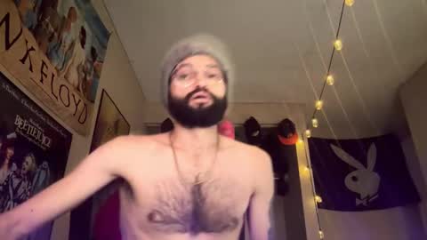 Snapshot of dathungitalian chatting on 11.29.25 Tarantino online show from 11.29.25