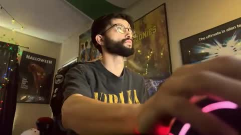 Snapshot of dathungitalian chatting on 12.20.25 Tarantino online show from 12.20.25