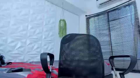 Snapshot of dave_skinnycum420 chatting on 09.13.25 dave online show from 09.13.25