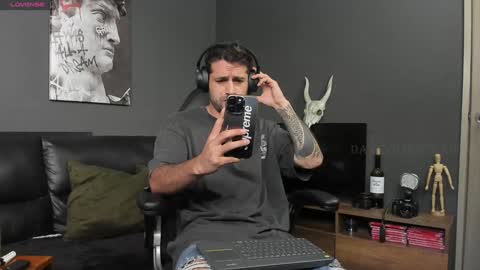 Snapshot of davevilboy chatting on 12.06.24 Daves online show from 12.06.24
