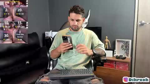 Snapshot of davevilboy chatting on 02.12.25 Daves online show from 02.12.25