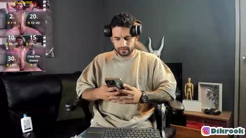 Snapshot of davevilboy chatting on 02.18.25 Daves online show from 02.18.25