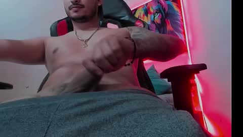 Snapshot of david__ox chatting on 02.24.25 david__ox online show from 02.24.25