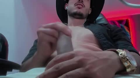 Snapshot of david__ox chatting on 11.29.25 david__ox online show from 11.29.25