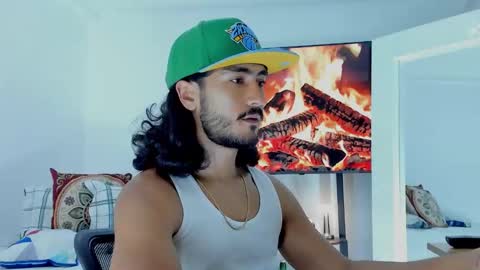 Hey im David that loves to explore and speak their fantasies. Very open talktative and nice. Feel free to chat with me online show from 01.10.26