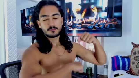 Hey im David that loves to explore and speak their fantasies. Very open talktative and nice. Feel free to chat with me online show from 06.05.26