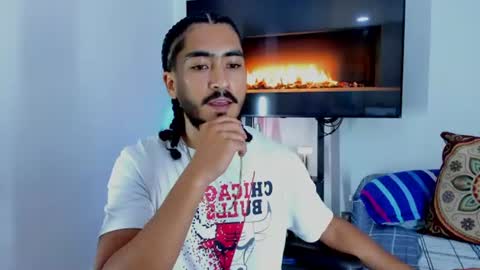 Hey im David that loves to explore and speak their fantasies. Very open talktative and nice. Feel free to chat with me online show from 06.11.26