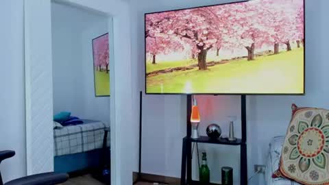 Hey im David that loves to explore and speak their fantasies. Very open talktative and nice. Feel free to chat with me online show from 06.17.26