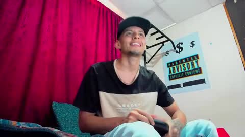 Snapshot of david_latin666_ chatting on 10.02.25 David online show from 10.02.25