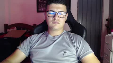 Snapshot of david_smit_ chatting on 02.19.25 david smit online show from 02.19.25