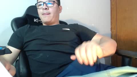 Snapshot of david_smit_ chatting on 12.22.25 david smit online show from 12.22.25