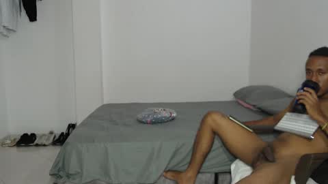 Snapshot of davidberrocal chatting on 10.13.25 DavidSexxx777 online show from 10.13.25