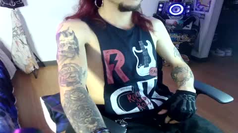 Snapshot of davidroses420 chatting on 12.03.24 online show from 12.03.24