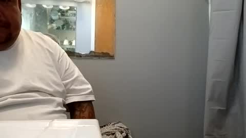 Snapshot of davidzhere222800 chatting on 11.10.25 davidzhere222800 online show from 11.10.25