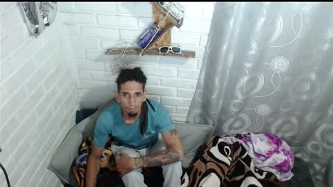 Snapshot of davils12 chatting on 01.22.25 DAVILS online show from 01.22.25