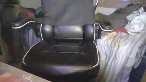 Snapshot of davinsdick chatting on 10.13.25 Your daddy online show from 10.13.25