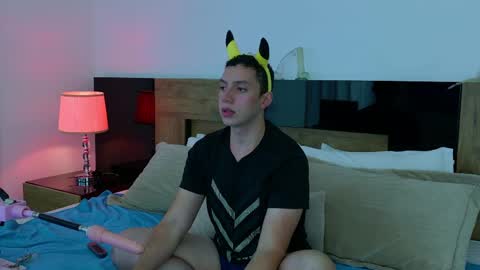 Snapshot of davinson_01 chatting on 03.29.26 Davinson online show from 03.29.26