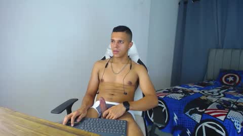 Snapshot of davisito7 chatting on 12.18.24 David Angel online show from 12.18.24