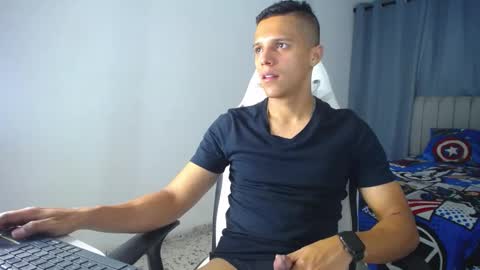 Snapshot of davisito7 chatting on 01.21.25 David Angel online show from 01.21.25