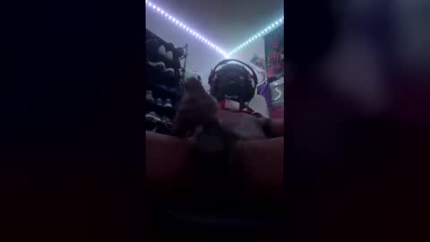 Snapshot of daxe96 chatting on 12.22.25 big daddy daxe online show from 12.22.25